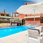 Michael Apartments